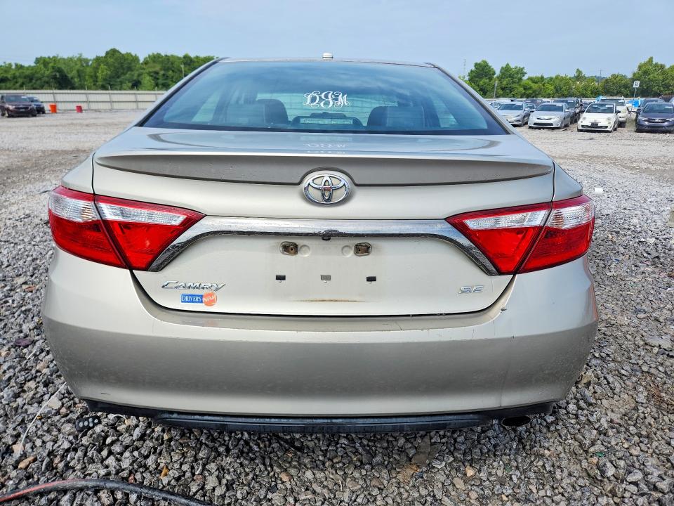 62338886 :رقم المزاد ، 4T1BF1FK5FU497730 vin ، 2015 Toyota Camry مزاد بيع