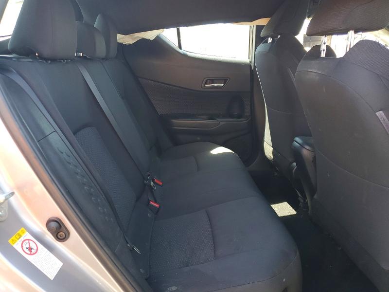 60635156 :رقم المزاد ، NMTKHMBX8JR021596 vin ، 2018 Toyota C-hr مزاد بيع