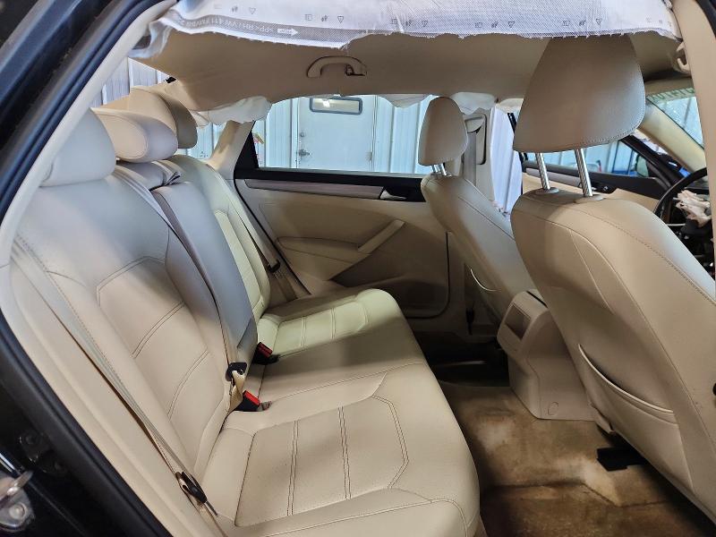 61851476 :رقم المزاد ، 1VWAS7A33FC111761 vin ، 2015 Volkswagen Passat مزاد بيع