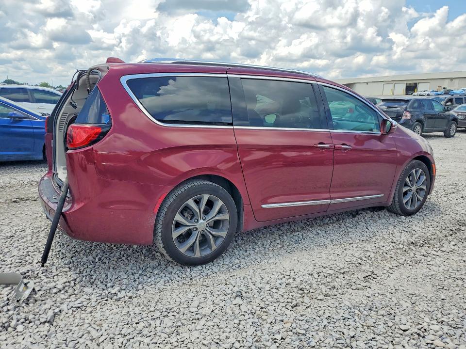 61560686 :رقم المزاد ، 2C4RC1GG8HR531536 vin ، 2017 Chrysler Pacifica مزاد بيع