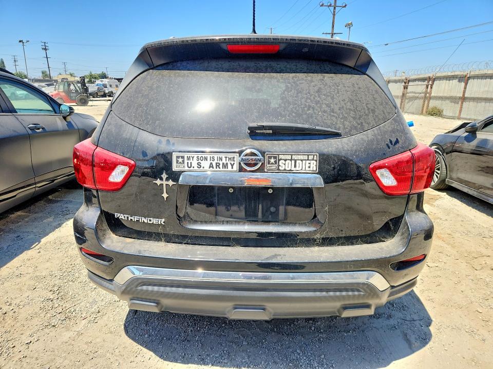 Продажа на аукционе авто 2018 Nissan Pathfinder, vin: 5N1DR2MN6JC661679, номер лота: 63604896