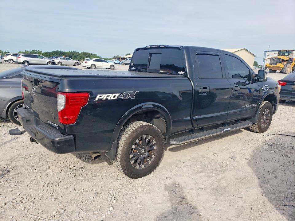 62001366 :رقم المزاد ، 1N6BA1F49JN519085 vin ، 2018 Nissan Titan Xd مزاد بيع