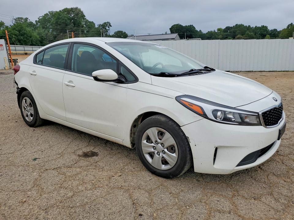 59905076 :رقم المزاد ، 3KPFK4A74JE270851 vin ، 2018 Kia Forte مزاد بيع