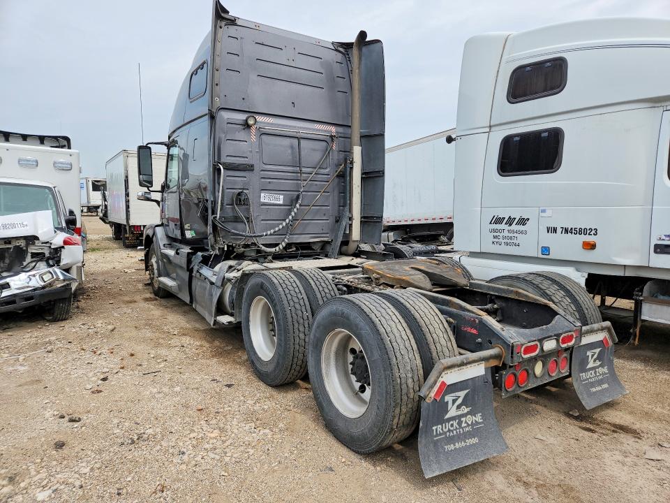 Продажа на аукционе авто 2016 Volvo Vn, vin: 4V4NC9EH9GN948365, номер лота: 61920666