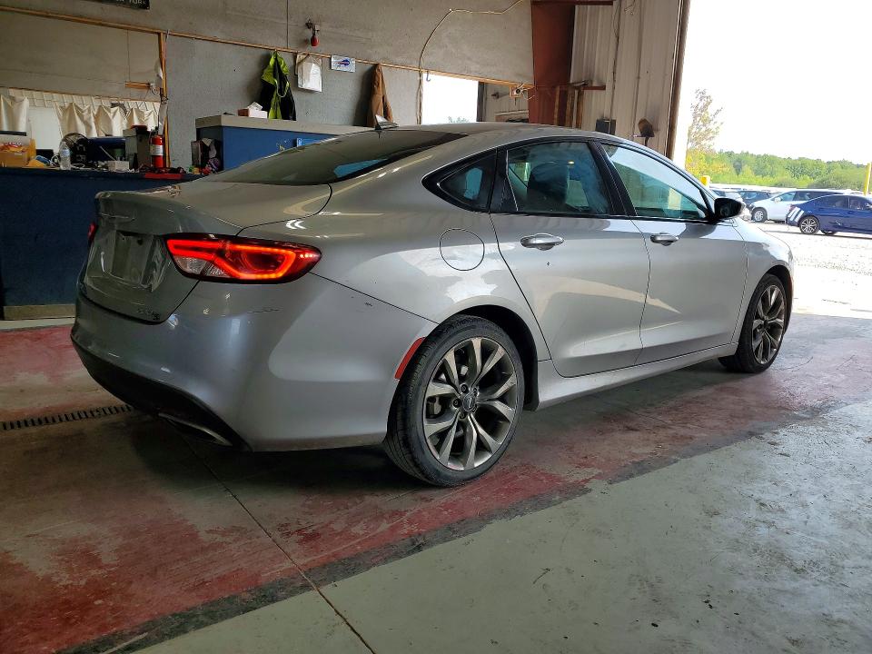 60630006 :رقم المزاد ، 1C3CCCDG4FN624140 vin ، 2015 Chrysler 200 مزاد بيع