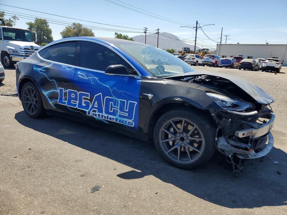 63427166 :رقم المزاد ، 5YJ3E1EA4JF034385 vin ، 2018 Tesla Model 3 مزاد بيع