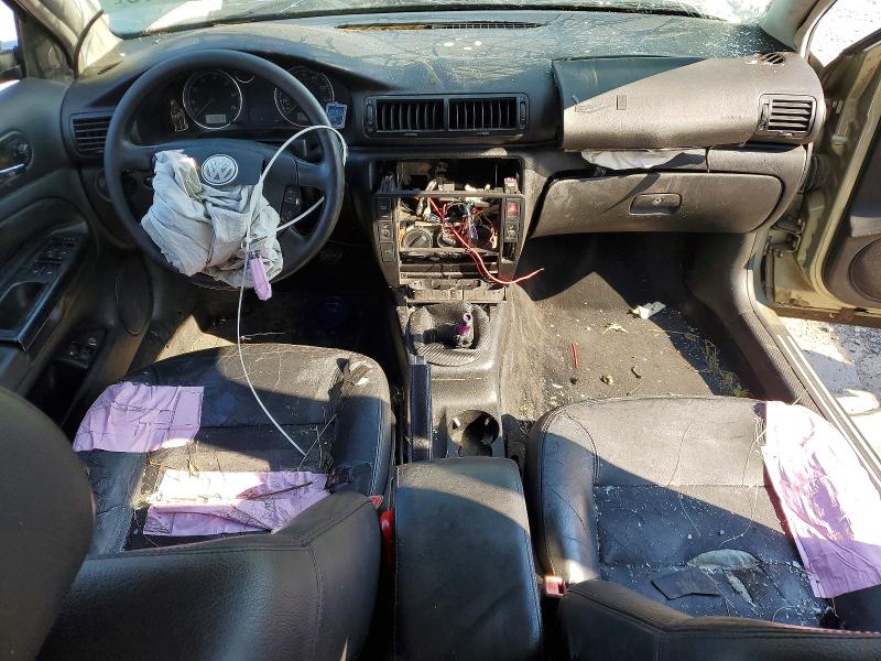 61001616 :رقم المزاد ، WVWPD63B83E304526 vin ، 2003 Volkswagen Passat مزاد بيع