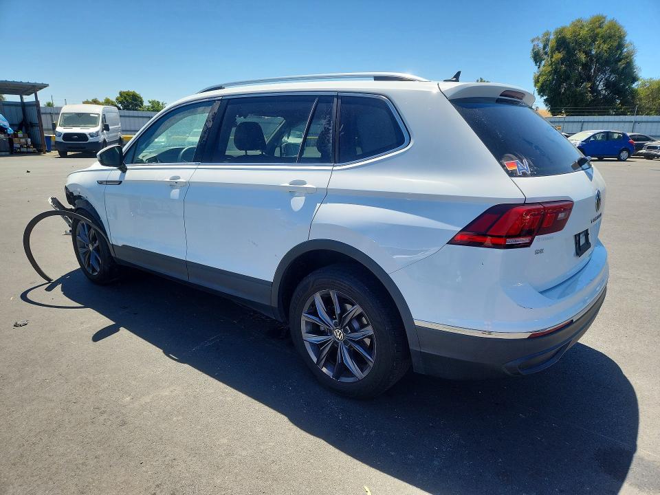 61499716 :رقم المزاد ، 3VV3B7AX9NM082845 vin ، 2022 Volkswagen Tiguan مزاد بيع