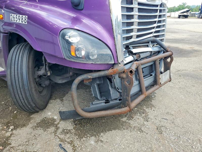 Продажа на аукционе авто 2015 Freightliner Cascadia, vin: 3AKJGLD53FSFN3286, номер лота: 59175276