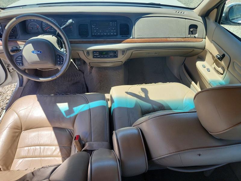 Продаж на аукціоні авто 2002 Ford Crown Victoria, vin: 2FAFP74W02X152772, номер лоту: 62607116