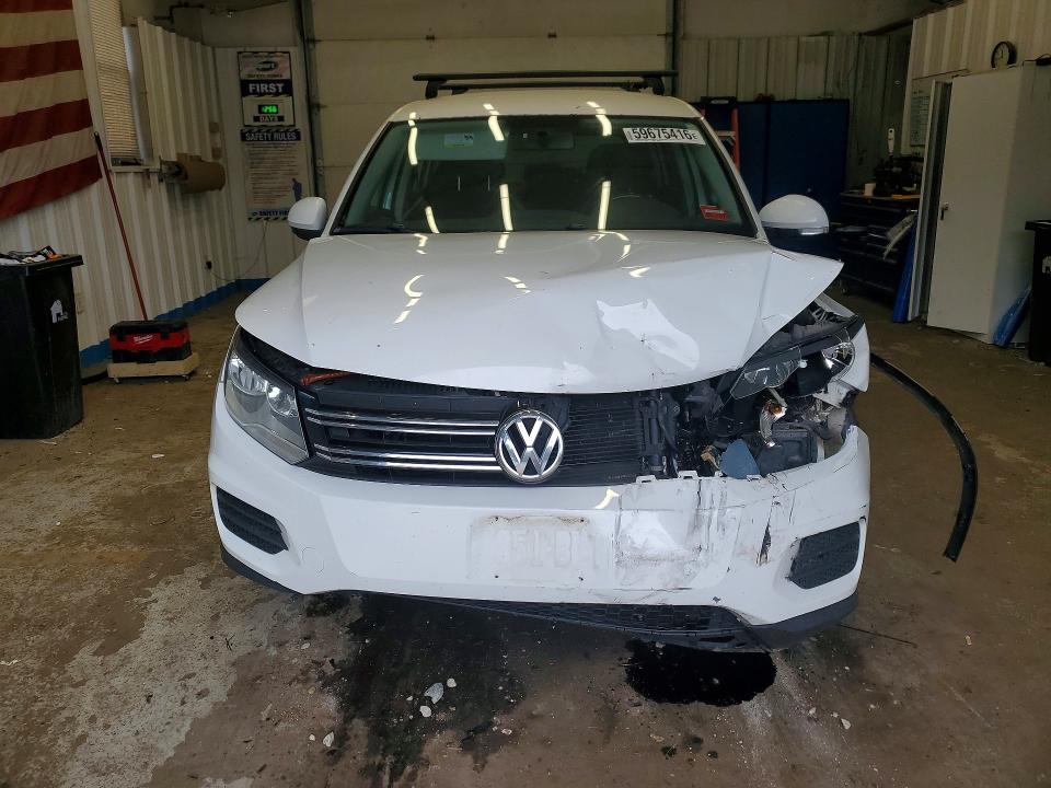 2013 Volkswagen Tiguan მანქანა იყიდება აუქციონზე, vin: WVGBV3AX8DW575274, აუქციონის ნომერი: 59675416