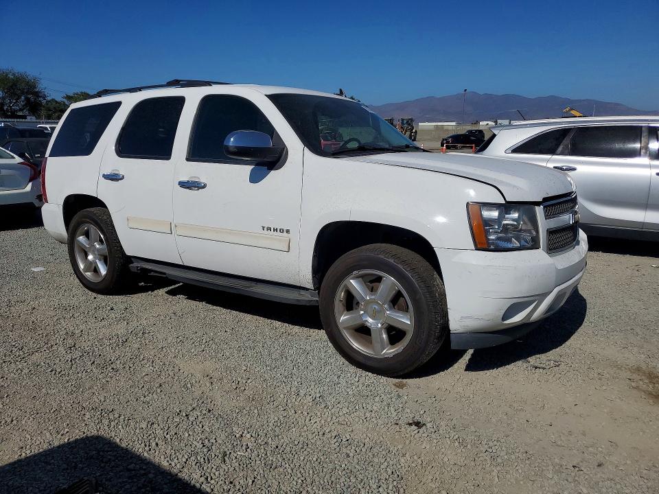 63037426 :رقم المزاد ، 1GNSCAE01BR316155 vin ، 2011 Chevrolet Tahoe مزاد بيع