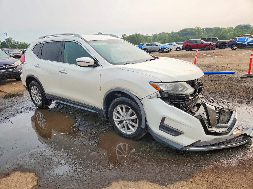 60868046 :رقم المزاد ، 5N1AT2MV8HC844791 vin ، 2017 Nissan Rogue مزاد بيع