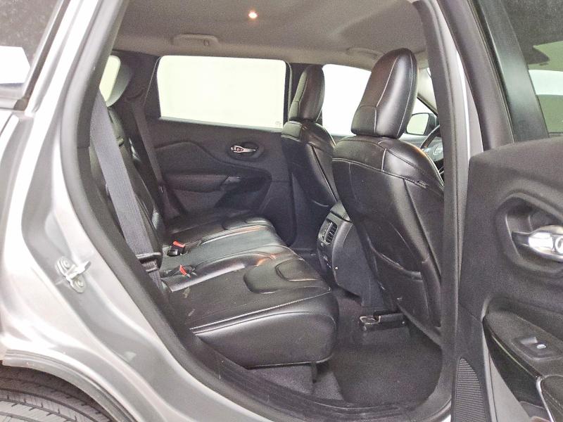 59085506 :رقم المزاد ، 1C4PJLLB7KD376488 vin ، 2019 Jeep Cherokee مزاد بيع