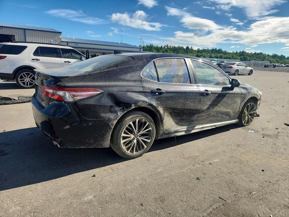60366516 :رقم المزاد ، 4T1B11HK2KU719114 vin ، 2019 Toyota Camry مزاد بيع