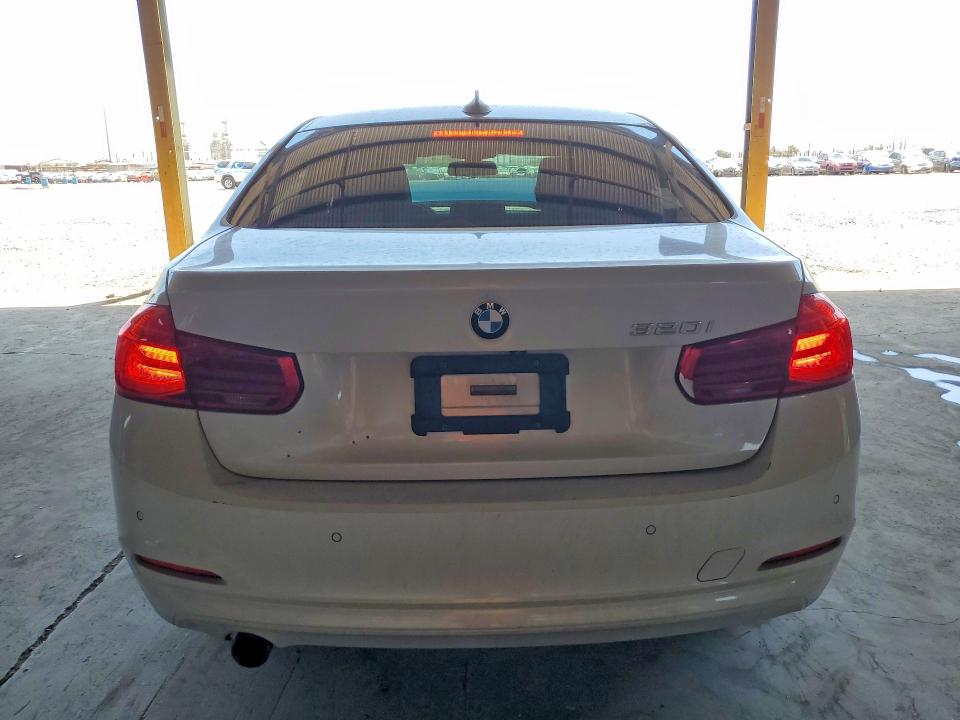 2018 Bmw 320 მანქანა იყიდება აუქციონზე, vin: WBA8E1G56JNT72553, აუქციონის ნომერი: 59816026