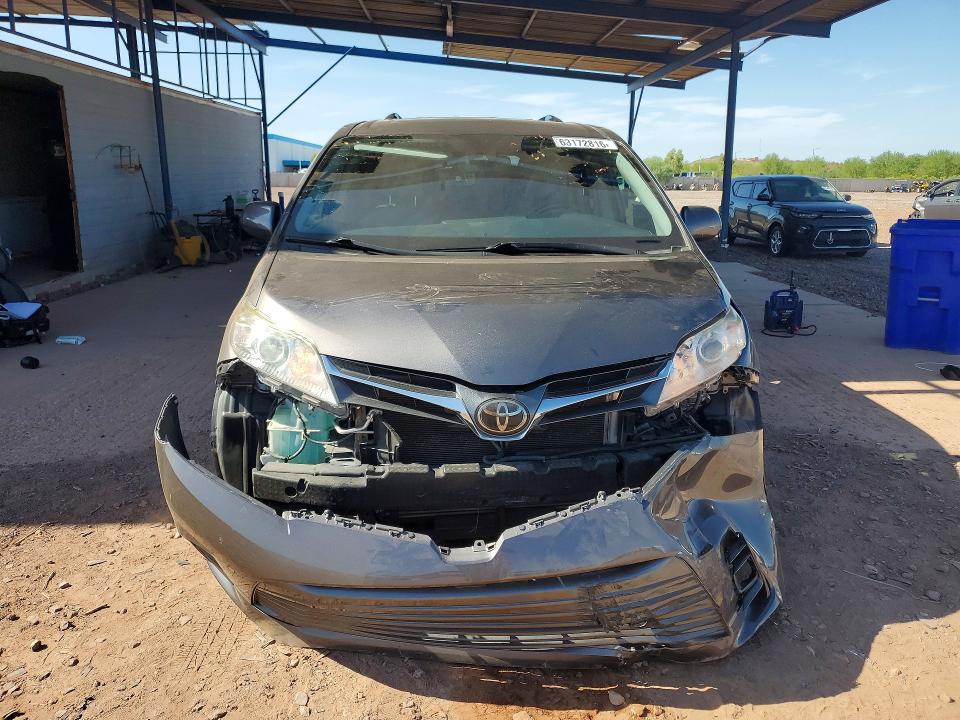 63172816 :رقم المزاد ، 5TDYZ3DC3KS982928 vin ، 2019 Toyota Sienna مزاد بيع