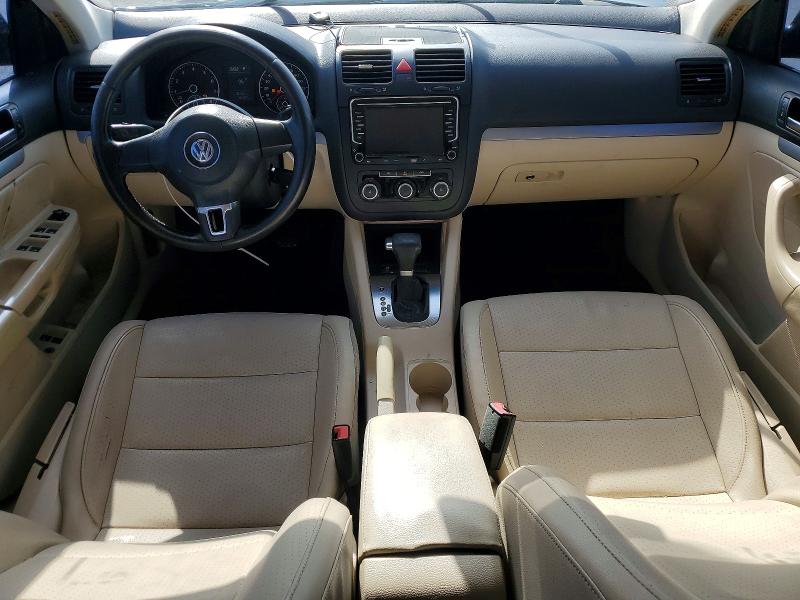 60440966 :رقم المزاد ، 3VWRX7AJ8AM157662 vin ، 2010 Volkswagen Jetta مزاد بيع