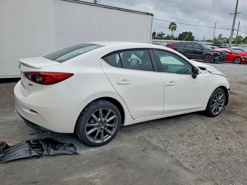 62912046 :رقم المزاد ، 3MZBN1V39JM206416 vin ، 2018 Mazda 3 مزاد بيع