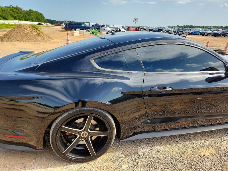 61760436 :رقم المزاد ، 1FA6P8CF3J5137609 vin ، 2018 Ford Mustang مزاد بيع