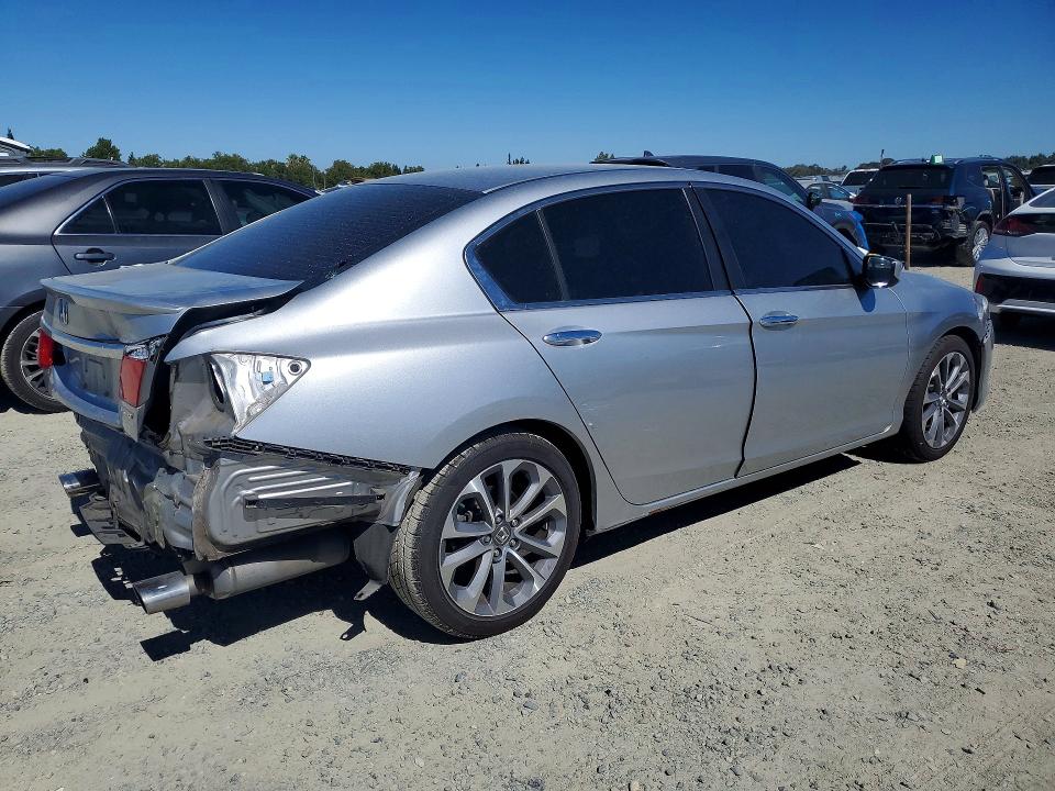 61443686 :رقم المزاد ، 1HGCR2F52FA089303 vin ، 2015 Honda Accord مزاد بيع
