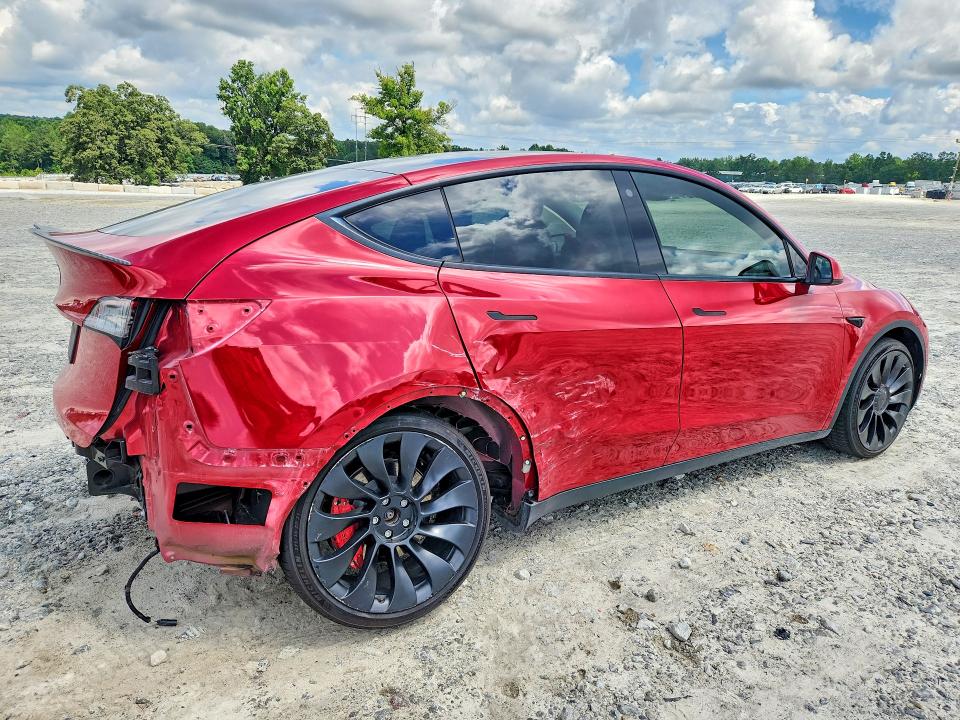 60842486 :رقم المزاد ، 5YJYGDEE6MF117955 vin ، 2021 Tesla Model Y مزاد بيع