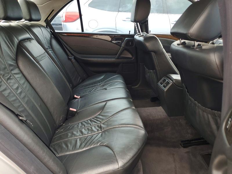 61617756 :رقم المزاد ، WDBJF74H4XA781748 vin ، 1999 Mercedes-benz E مزاد بيع
