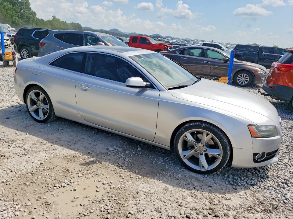 Продажа на аукционе авто 2011 Audi A5, vin: WAULFAFR0BA067666, номер лота: 61901866
