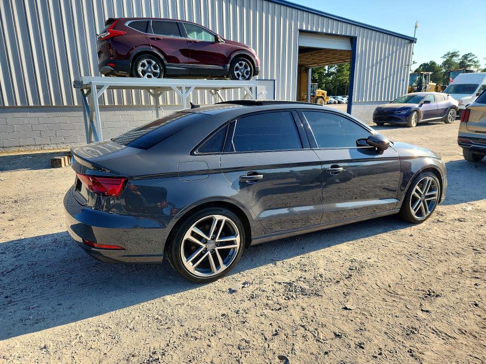 60893976 :رقم المزاد ، WAUAUGFF3KA085875 vin ، 2019 Audi A3 مزاد بيع