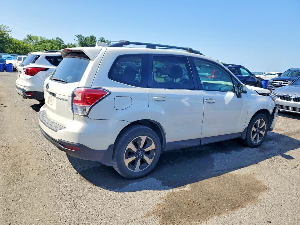 61597526 :رقم المزاد ، JF2SJAEC7JH530016 vin ، 2018 Subaru Forester مزاد بيع