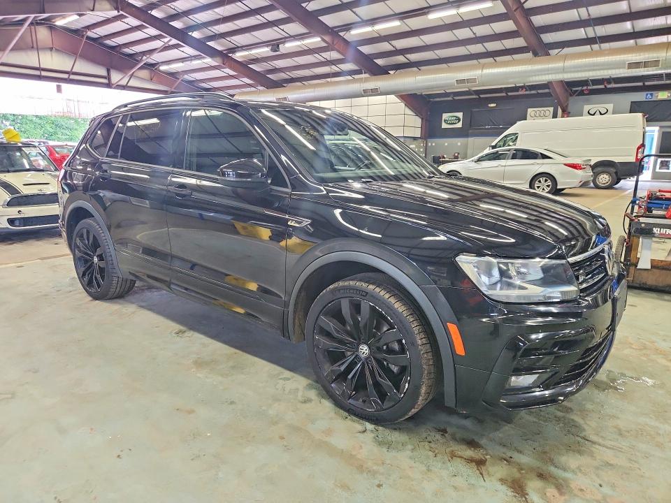 63366156 :رقم المزاد ، 3VV3B7AX7MM086231 vin ، 2021 Volkswagen Tiguan مزاد بيع