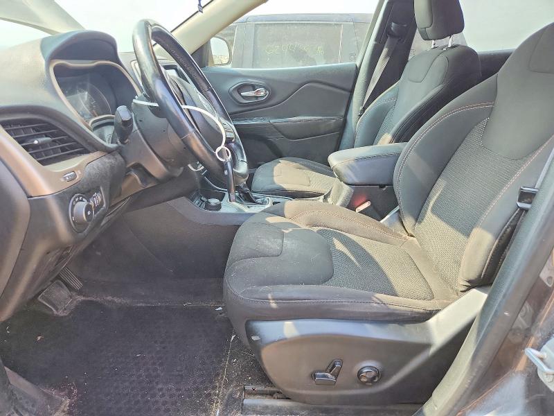 62629356 :رقم المزاد ، 1C4PJMCS4HW538404 vin ، 2017 Jeep Cherokee مزاد بيع