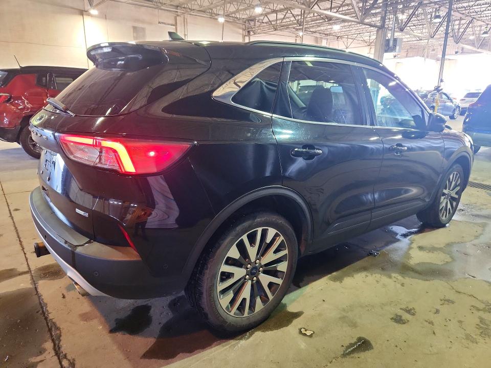 2020 Ford Escape მანქანა იყიდება აუქციონზე, vin: 1FMCU9J92LUB15985, აუქციონის ნომერი: 61629636