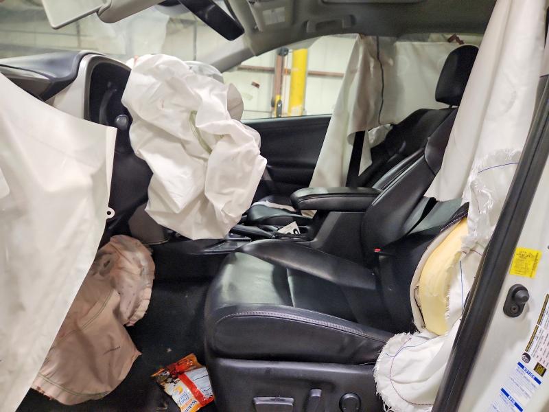 2018 Toyota Rav4 მანქანა იყიდება აუქციონზე, vin: 2T3DFREV3JW837282, აუქციონის ნომერი: 63050006
