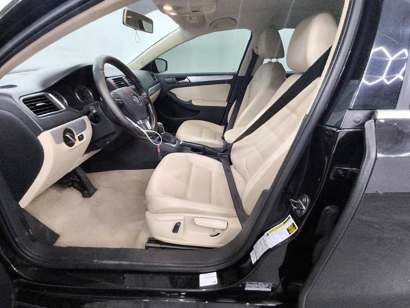 61499776 :رقم المزاد ، 3VWD07AJ0EM357052 vin ، 2014 Volkswagen Jetta مزاد بيع