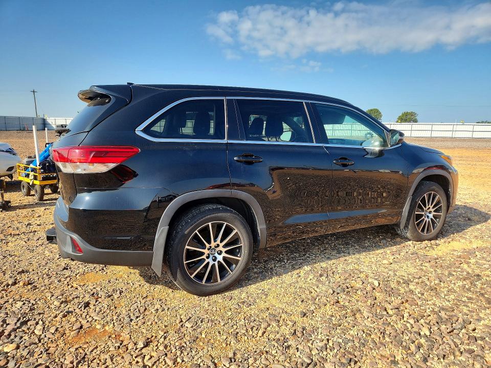 59821966 :رقم المزاد ، 5TDJZRFH6HS358109 vin ، 2017 Toyota Highlander مزاد بيع