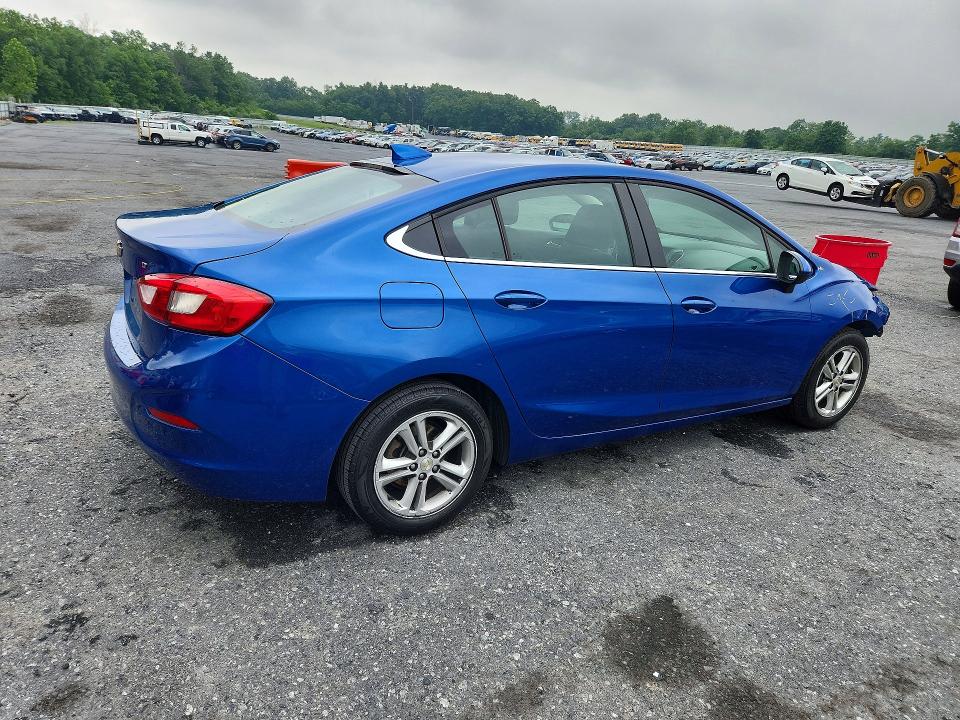 60042196 :رقم المزاد ، 1G1BE5SMXJ7248510 vin ، 2018 Chevrolet Cruze مزاد بيع