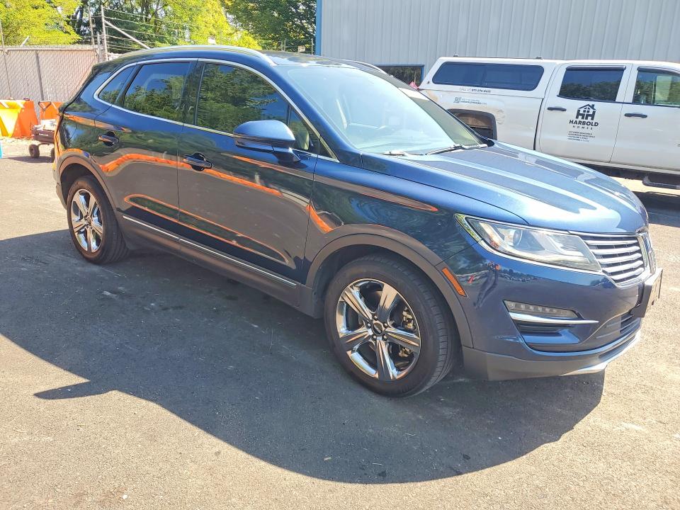 61150726 :رقم المزاد ، 5LMCJ2D90HUL57982 vin ، 2017 Lincoln Mkc مزاد بيع