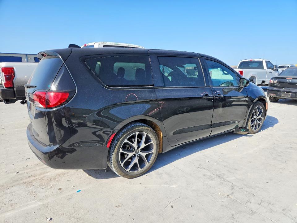 Продаж на аукціоні авто 2018 Chrysler Pacifica, vin: 2C4RC1FG5JR193861, номер лоту: 60290646