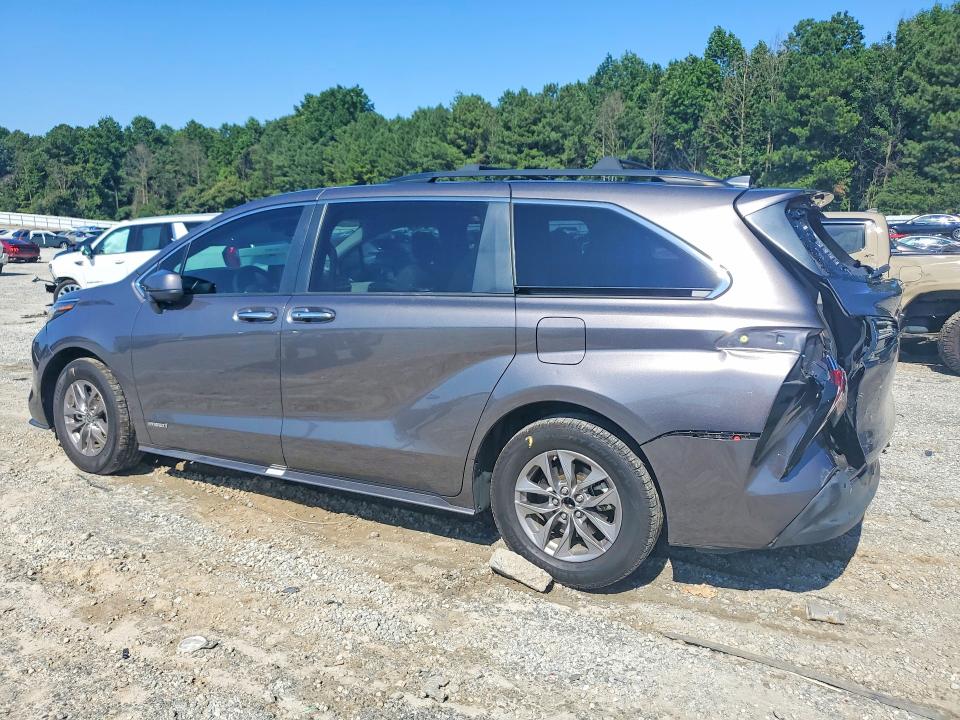 2021 Toyota Sienna მანქანა იყიდება აუქციონზე, vin: 5TDJRKEC8MS046137, აუქციონის ნომერი: 61231096