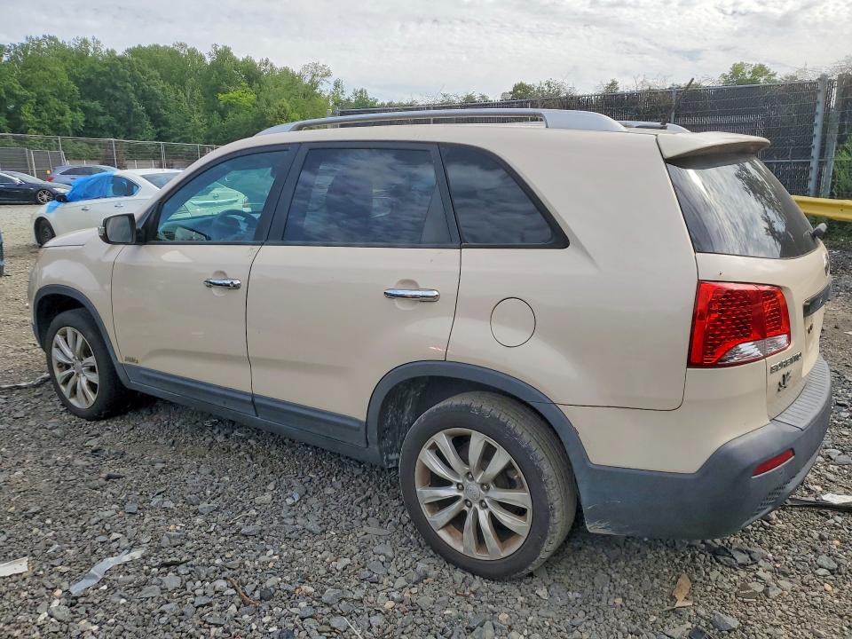 62131636 :رقم المزاد ، 5XYKUCA16BG136717 vin ، 2011 Kia Sorento مزاد بيع