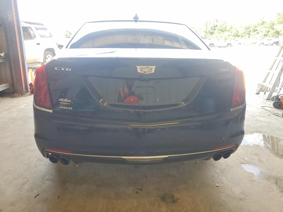 60408266 :رقم المزاد ، 1G6KL5RSXJU104042 vin ، 2018 Cadillac Ct6 مزاد بيع