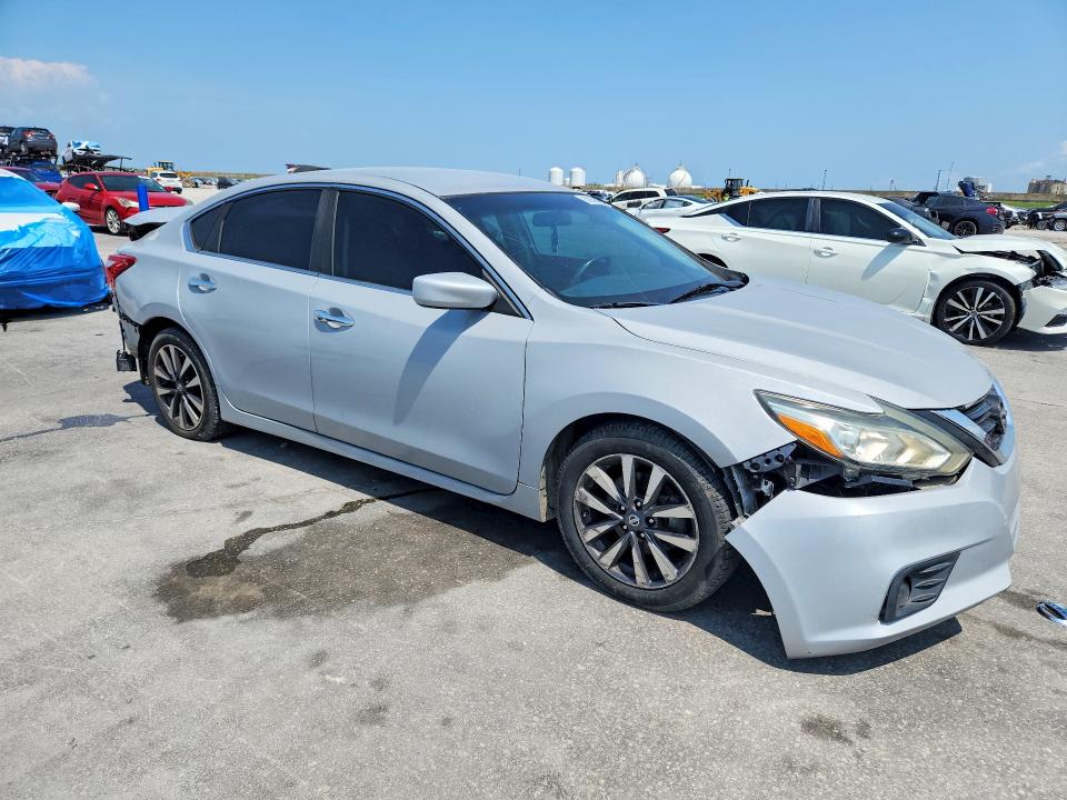 2017 Nissan Altima მანქანა იყიდება აუქციონზე, vin: 1N4AL3APXHC256218, აუქციონის ნომერი: 63038686