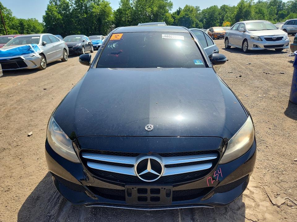 2018 Mercedes-benz C მანქანა იყიდება აუქციონზე, vin: 55SWF4KB1JU261573, აუქციონის ნომერი: 58327506