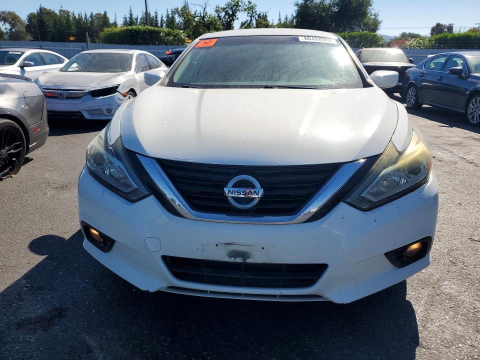 Продаж на аукціоні авто 2018 Nissan Altima, vin: 1N4AL3AP9JC163826, номер лоту: 60428986