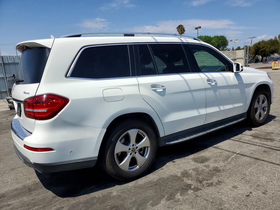 61817136 :رقم المزاد ، 4JGDF6EE9HA916765 vin ، 2017 Mercedes-benz Gls مزاد بيع