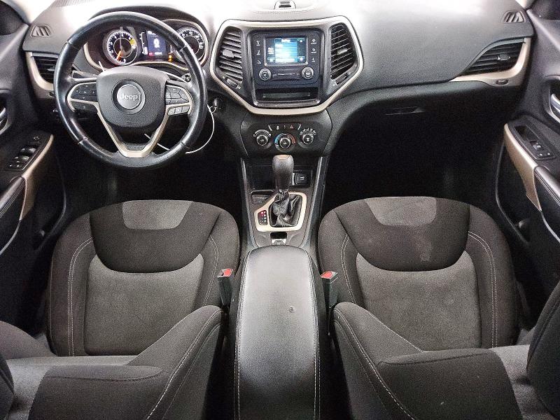 97683145 :رقم المزاد ، 1C4PJLCB8JD557033 vin ، 2018 Jeep Cherokee مزاد بيع