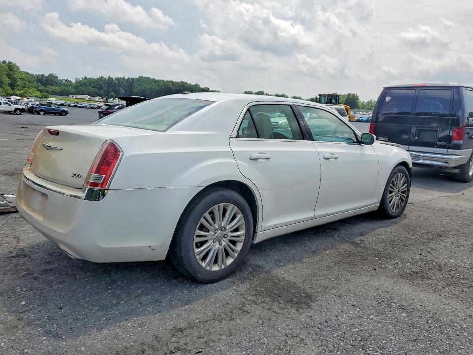 60661886 :رقم المزاد ، 2C3CCARG3DH560028 vin ، 2013 Chrysler 300 مزاد بيع