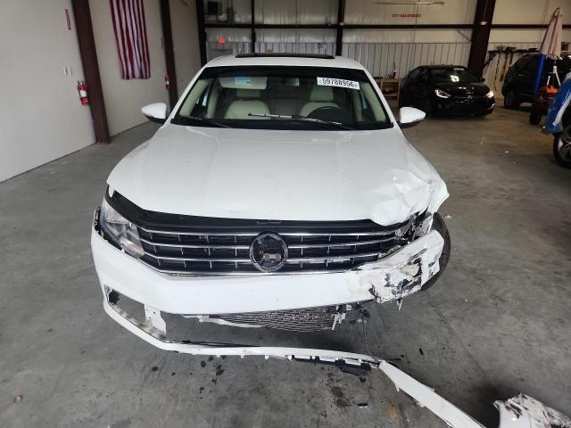 59788956 :رقم المزاد ، 1VWBT7A30HC022234 vin ، 2017 Volkswagen Passat مزاد بيع