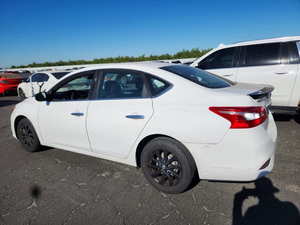 60205476 :رقم المزاد ، 3N1AB7AP7JY303547 vin ، 2018 Nissan Sentra مزاد بيع